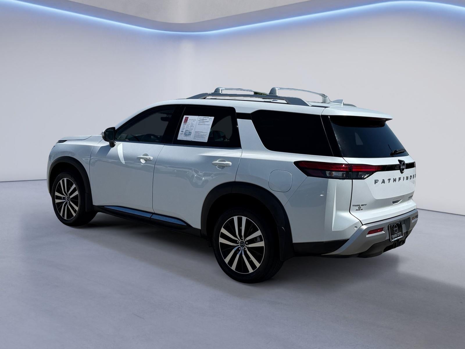 2025 Nissan Pathfinder Platinum
