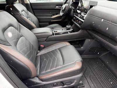 2024 Nissan Pathfinder Platinum