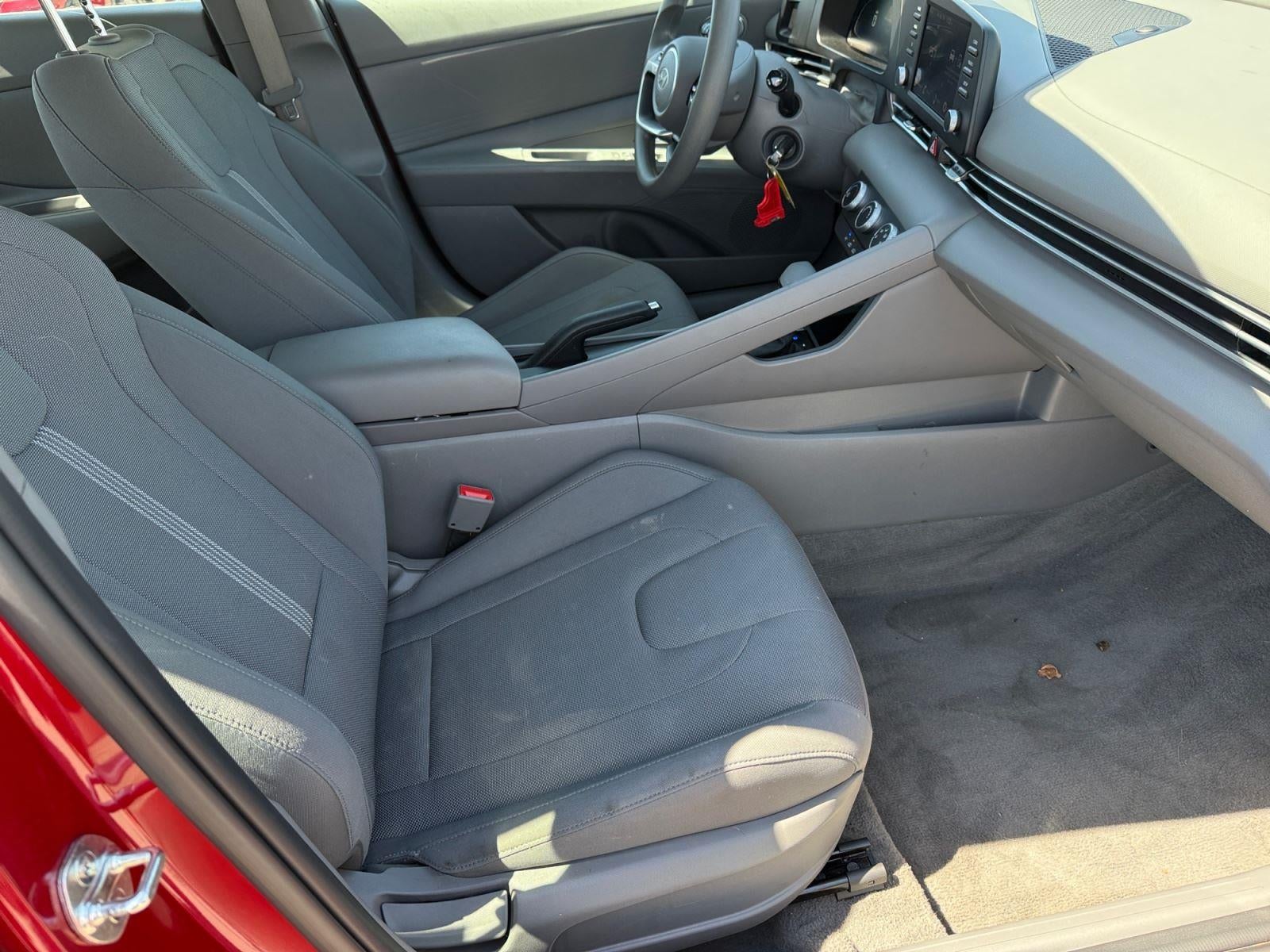 2024 Hyundai Elantra SE