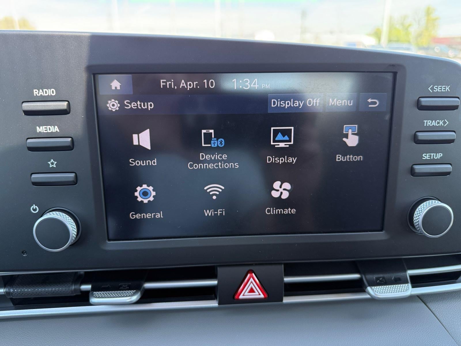 2024 Hyundai Elantra SE