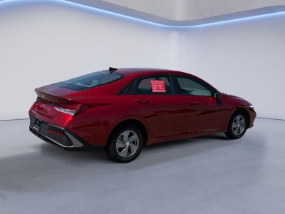 2024 Hyundai Elantra SE