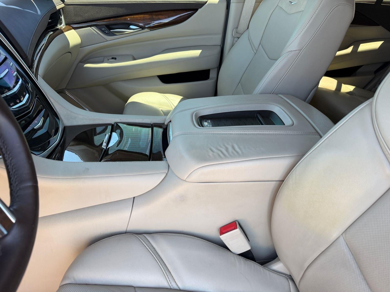 2016 Cadillac Escalade Luxury Collection