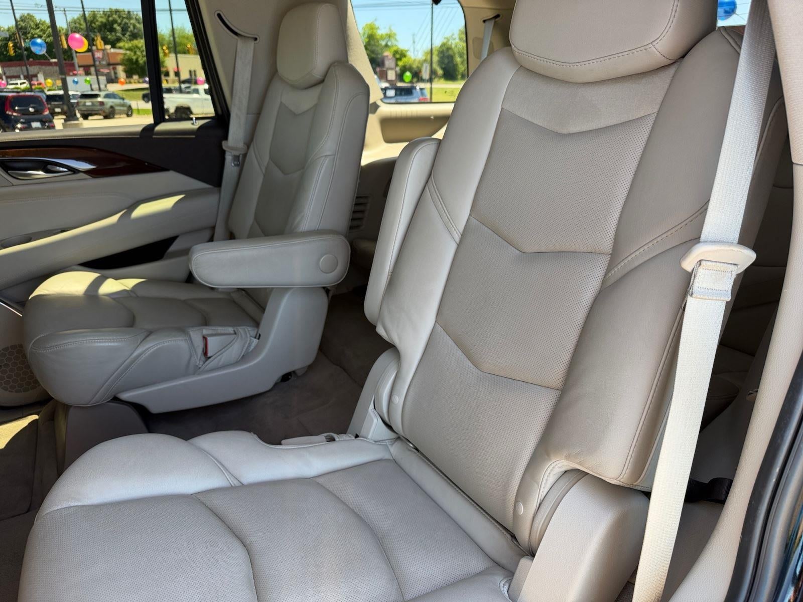 2016 Cadillac Escalade Luxury Collection