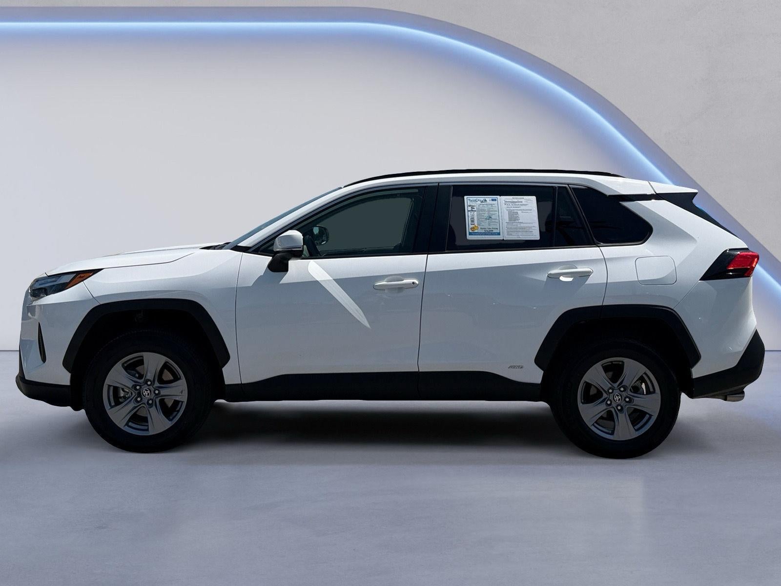 2025 Toyota RAV4 Hybrid XLE