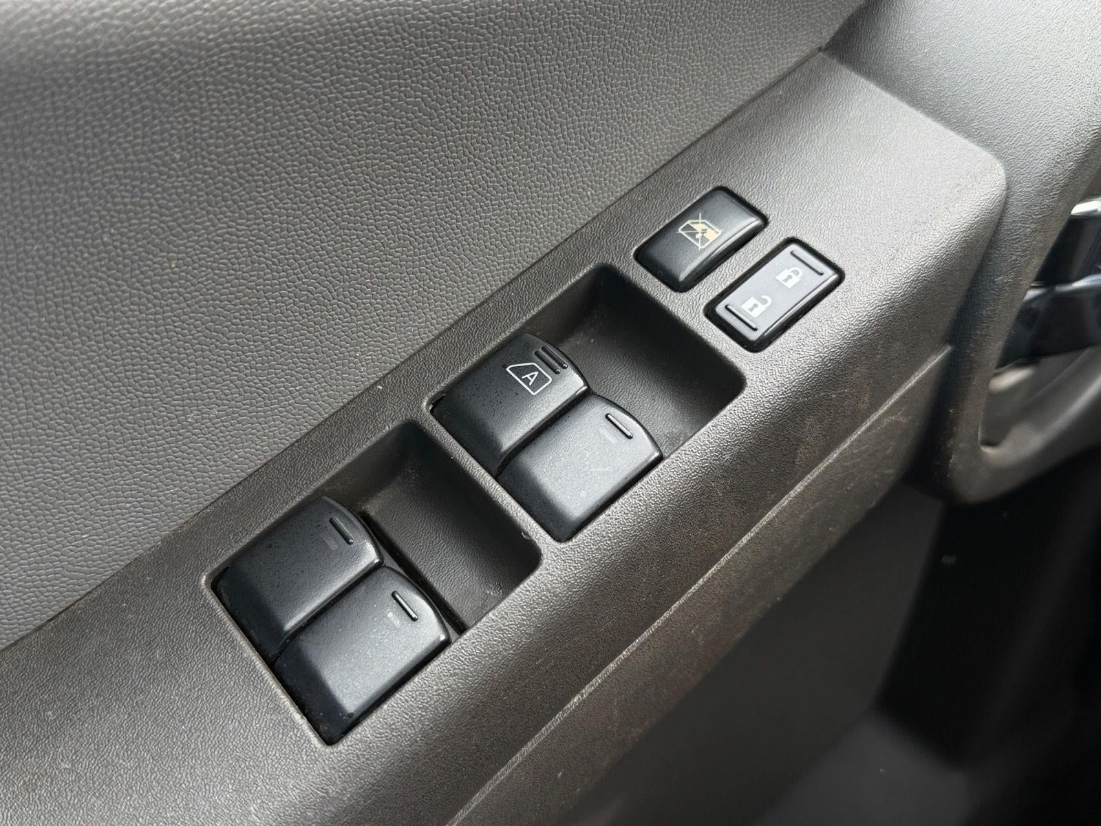 2011 Nissan Xterra S