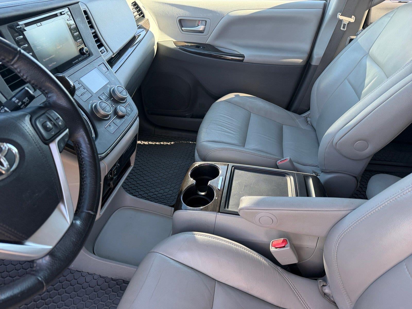 2018 Toyota Sienna XLE 8-Passenger