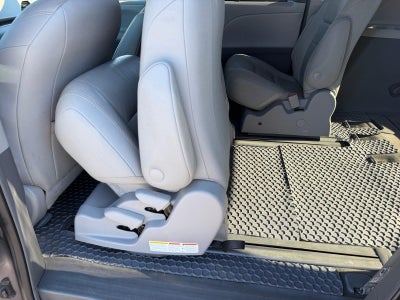 2018 Toyota Sienna XLE 8-Passenger