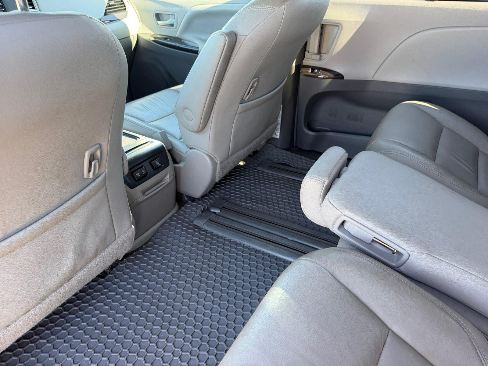 2018 Toyota Sienna XLE 8-Passenger