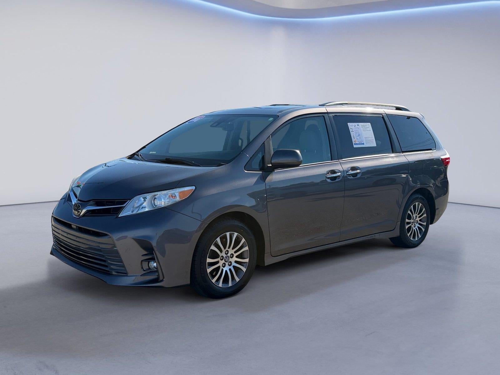 2018 Toyota Sienna XLE 8-Passenger