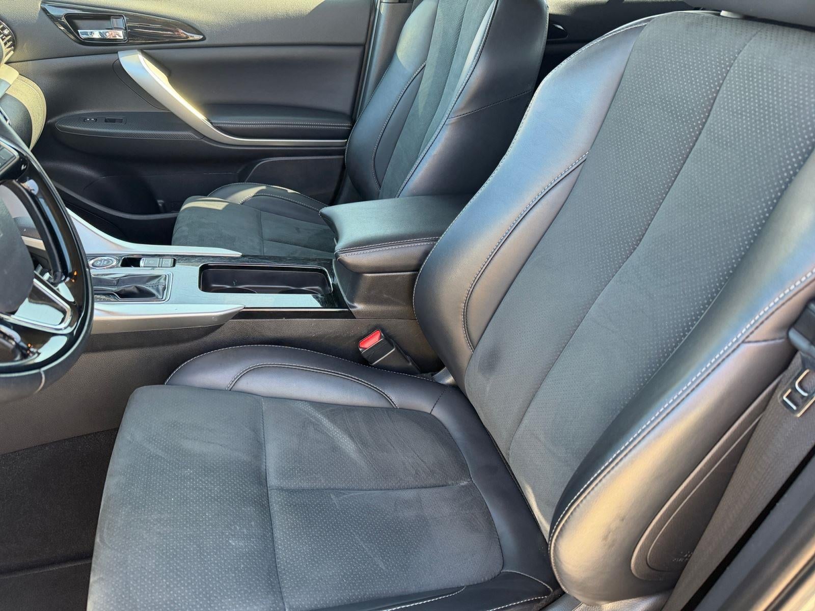 2024 Mitsubishi ECLIPSE Base