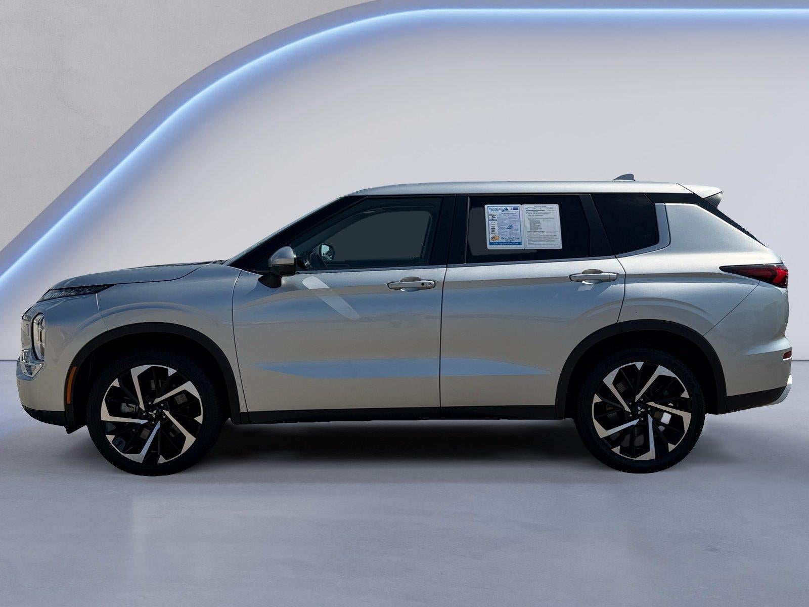 2024 Mitsubishi OUTLANDER Base