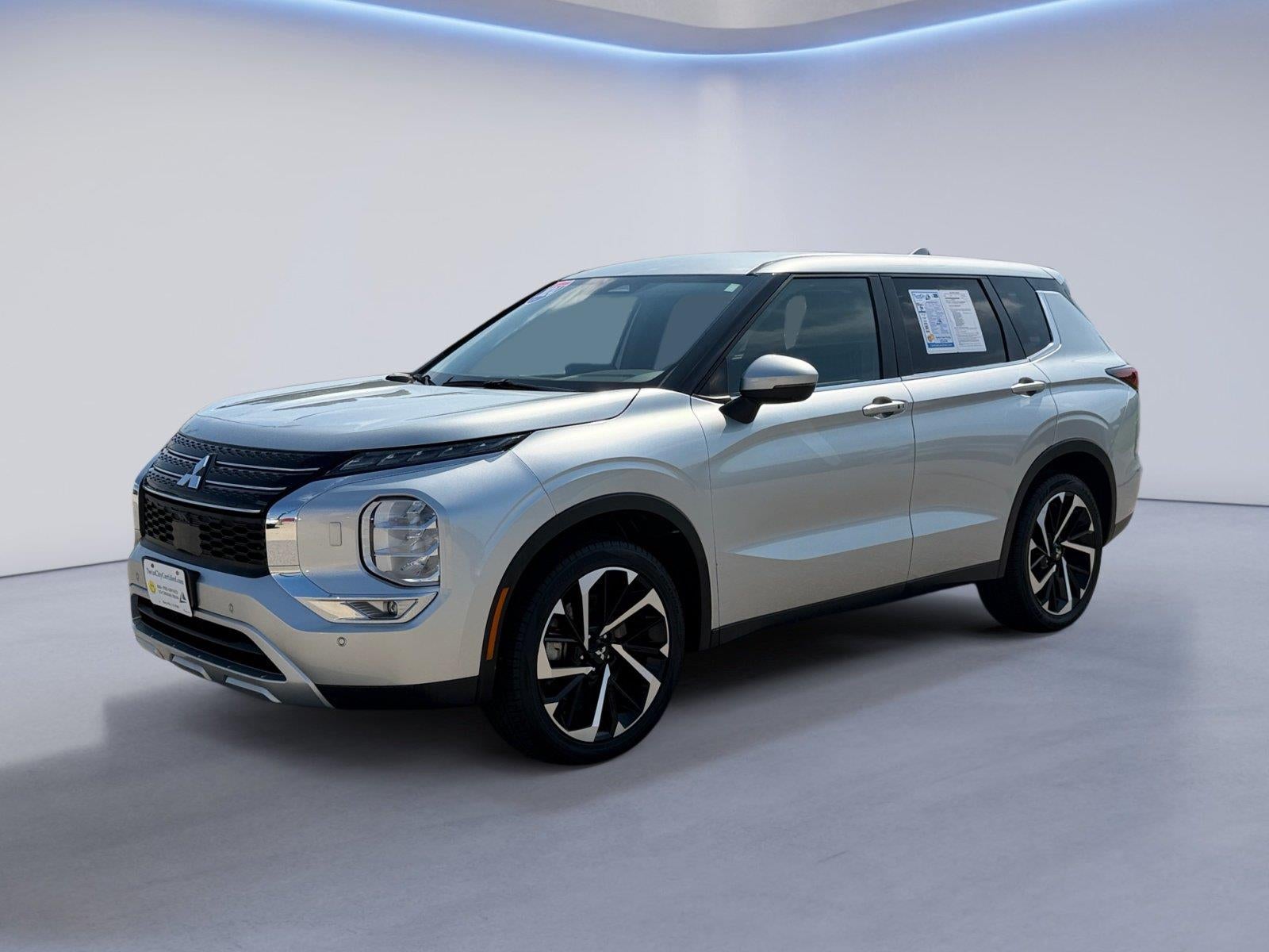 2024 Mitsubishi OUTLANDER Base
