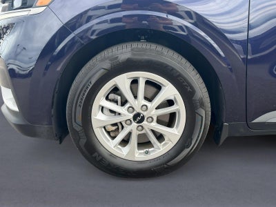 2023 Kia Carnival LX