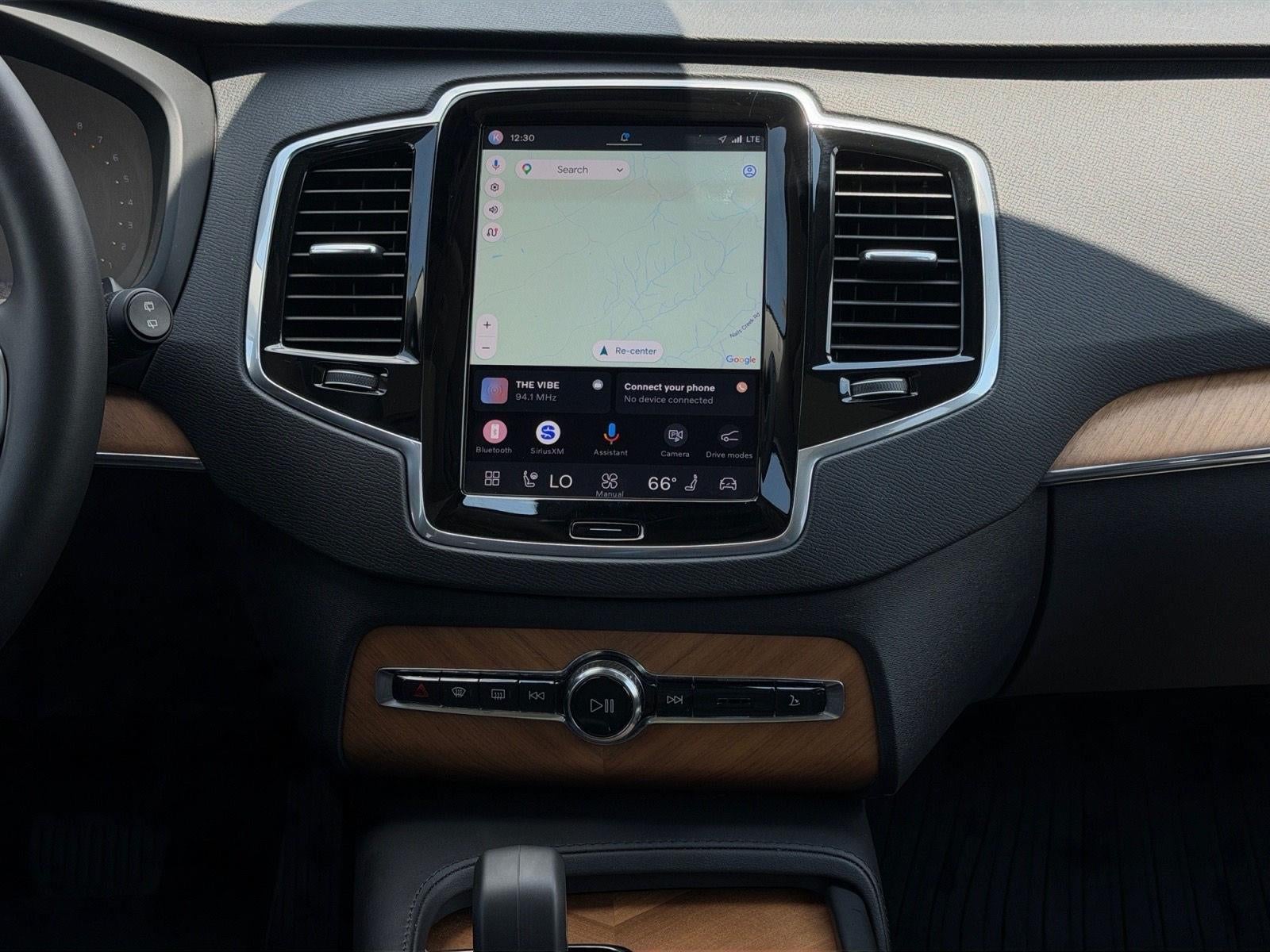 2024 Volvo XC90 Plus Bright Theme