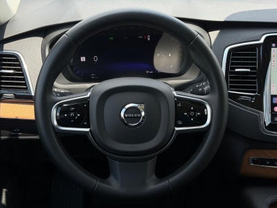 2024 Volvo XC90 Plus Bright Theme