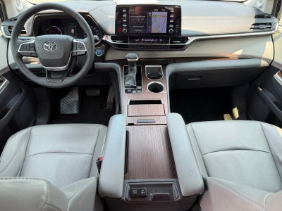 2021 Toyota Sienna XLE