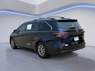 2021 Toyota Sienna XLE