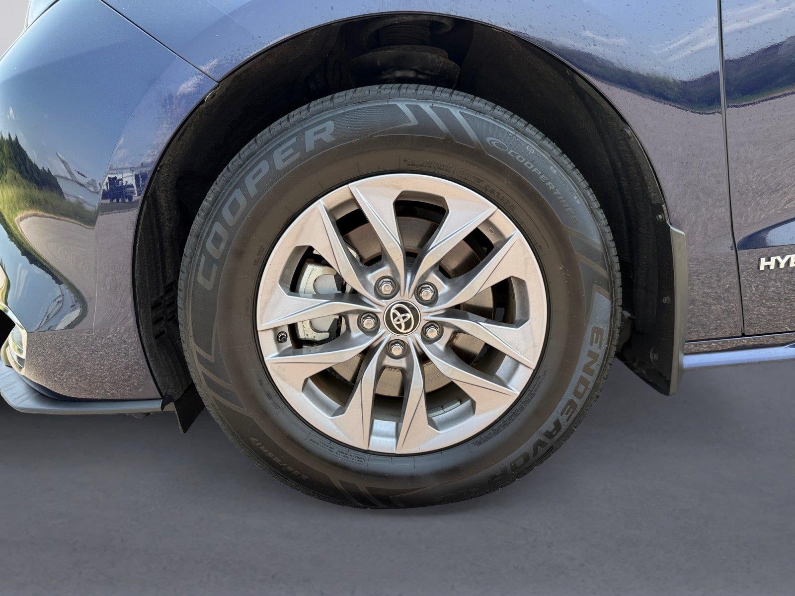 2021 Toyota Sienna XLE