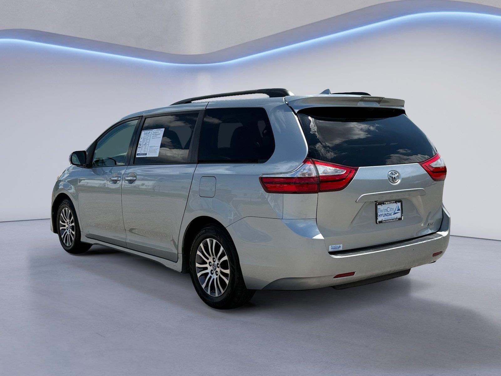 2019 Toyota Sienna XLE 8-Passenger