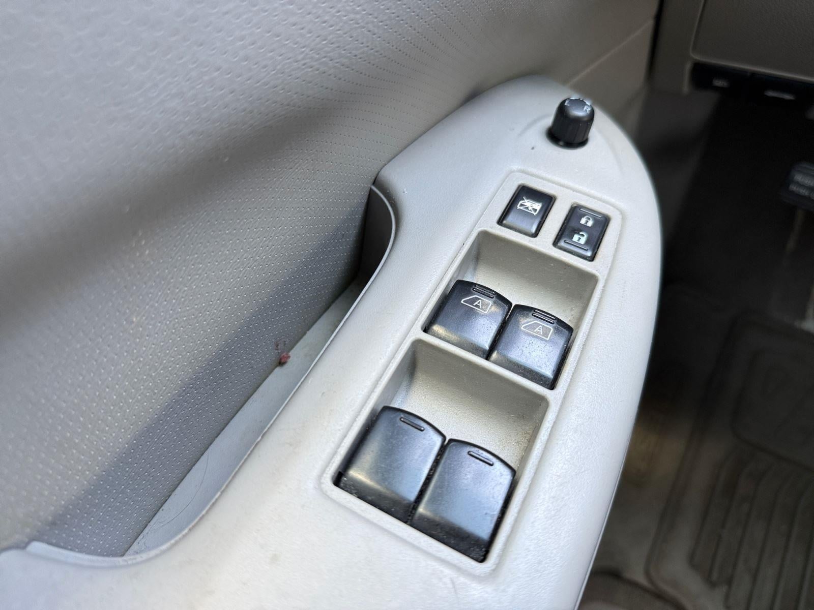 2015 Nissan Quest SV