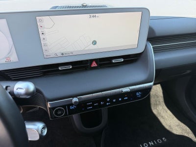 2024 Hyundai IONIQ 5 SE