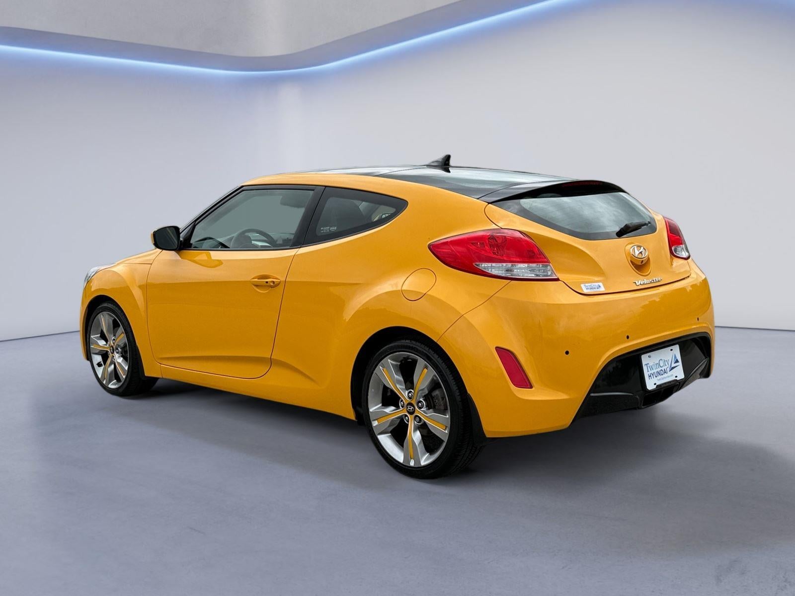 2012 Hyundai Veloster w/Black Int