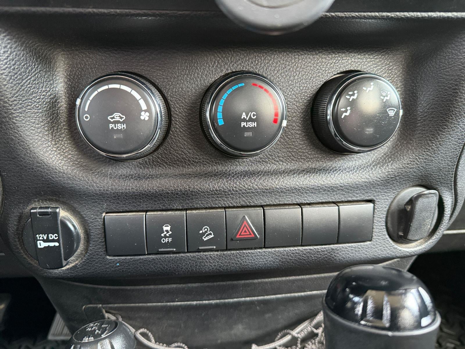 2013 Jeep WRANGLER SPORT