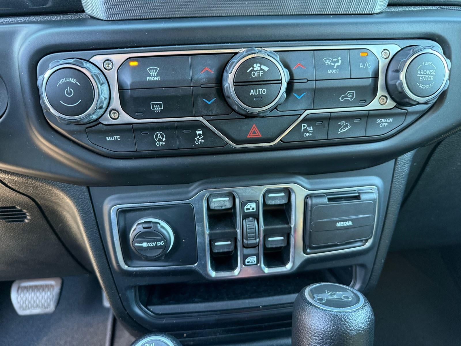 2020 Jeep Wrangler Unlimited Black and Tan