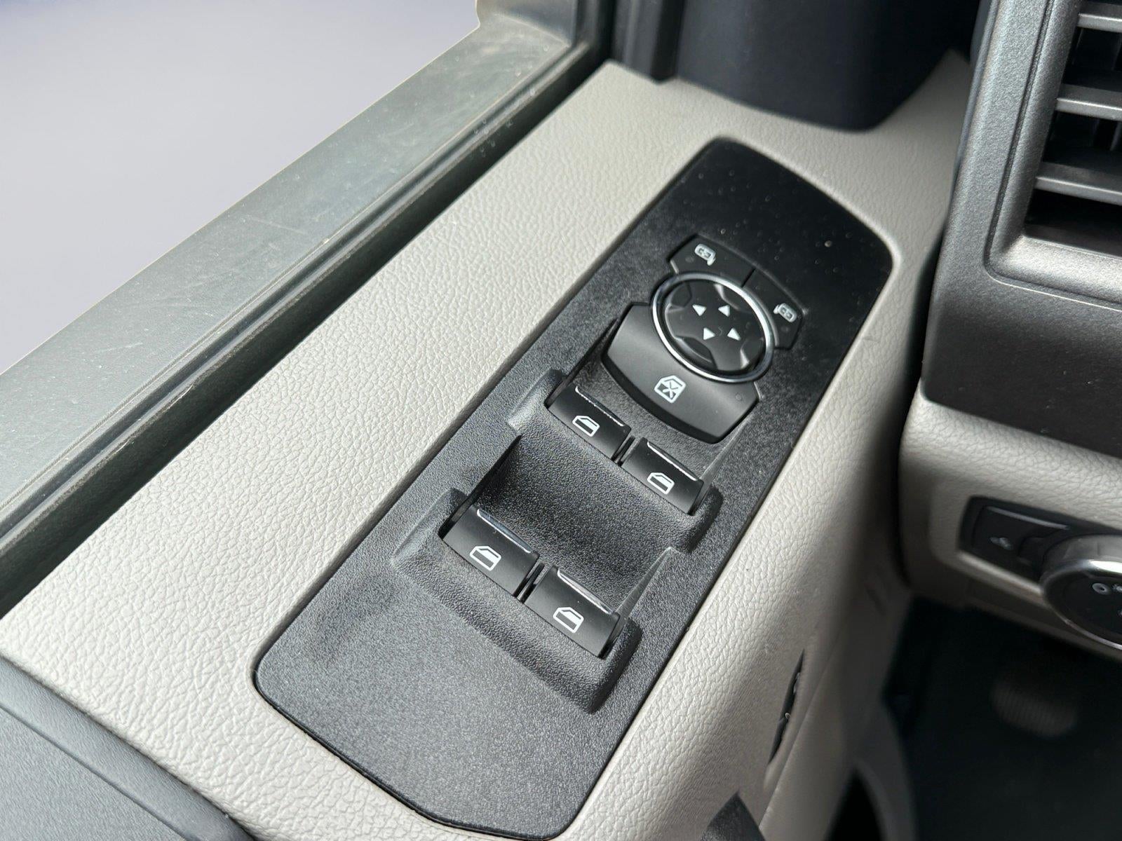2022 Ford Super Duty F-350 Drw XL