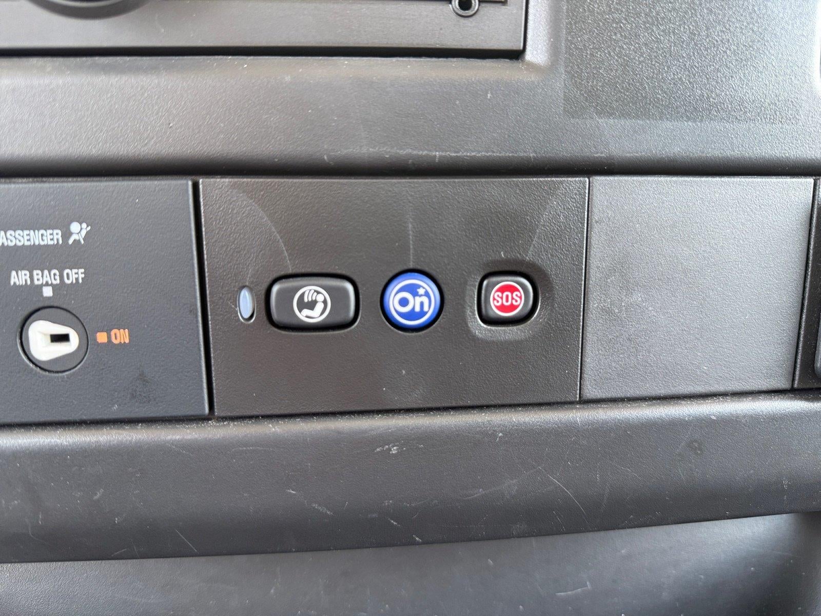 2025 Chevrolet Express Cargo Van Base