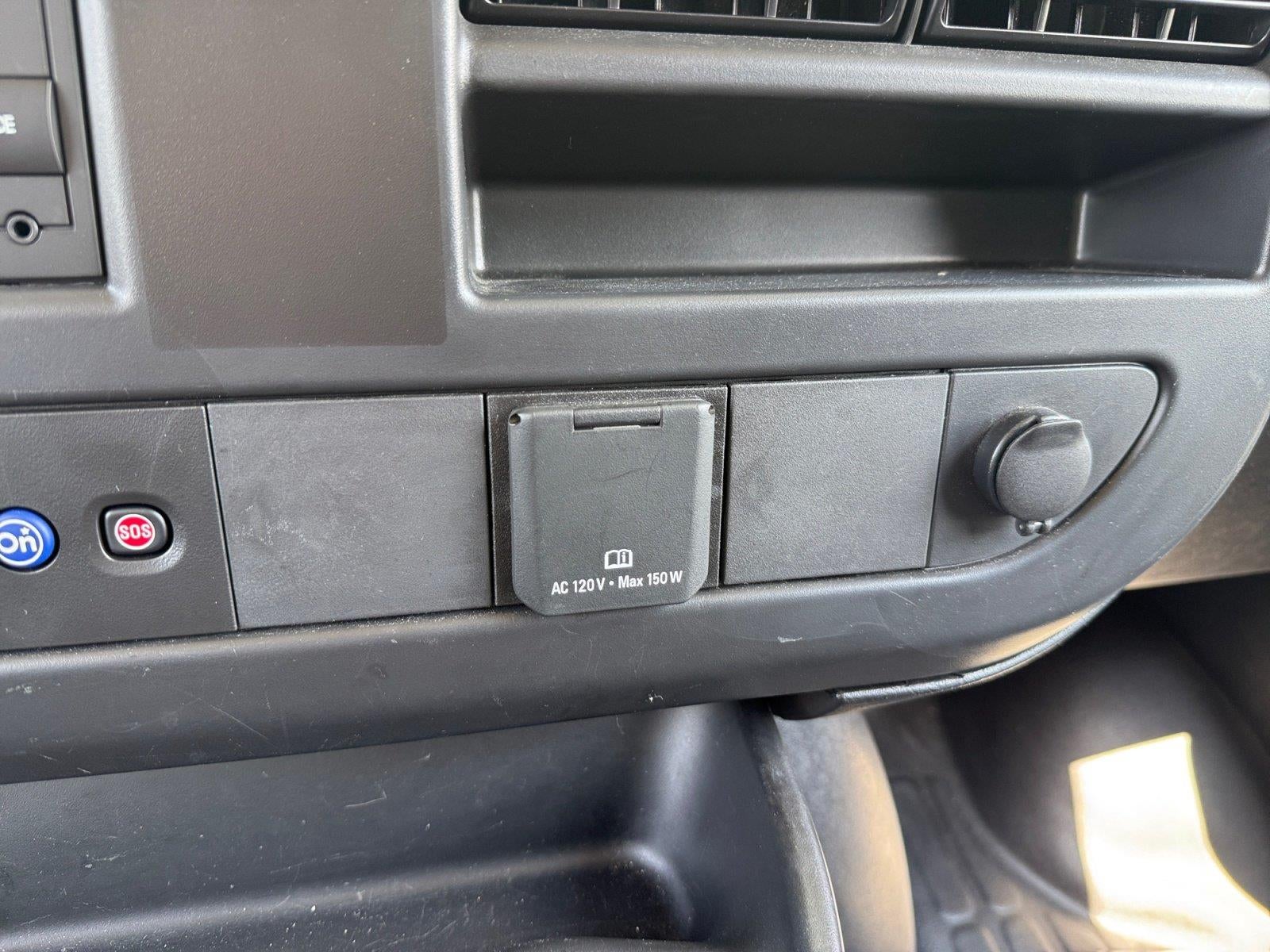 2025 Chevrolet Express Cargo Van Base