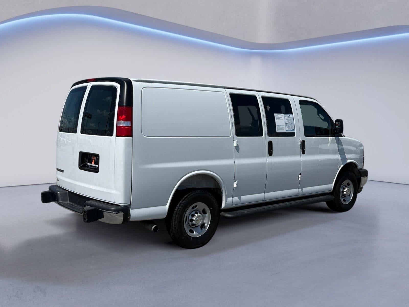 2025 Chevrolet Express Cargo Van Base