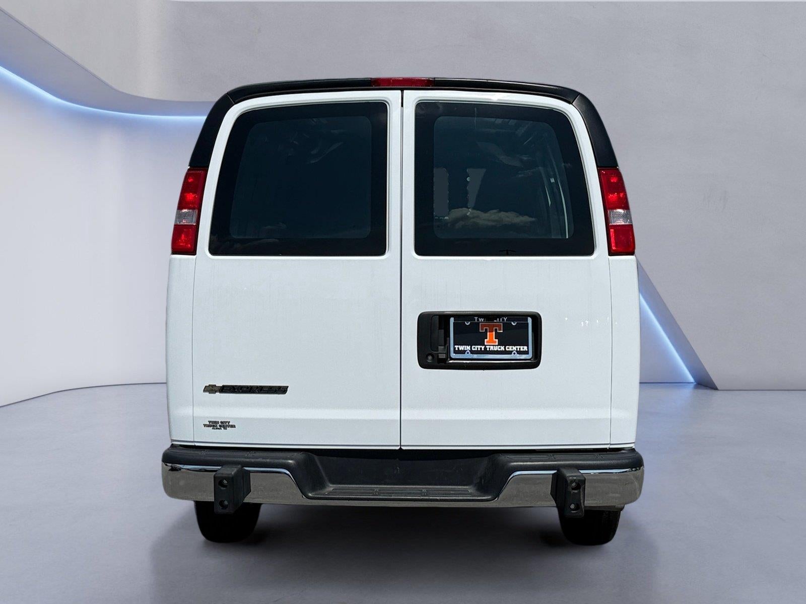 2025 Chevrolet Express Cargo Van Base