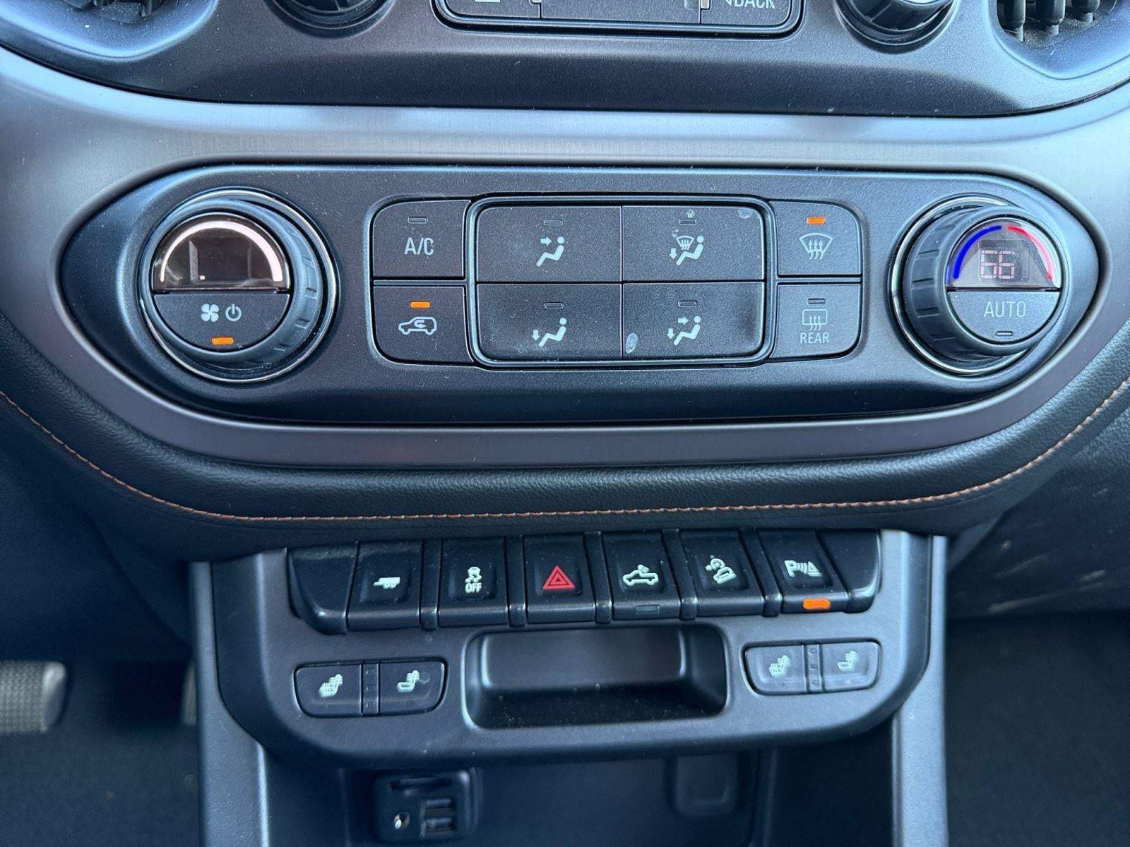 2021 GMC Canyon 4WD AT4 w/Leather