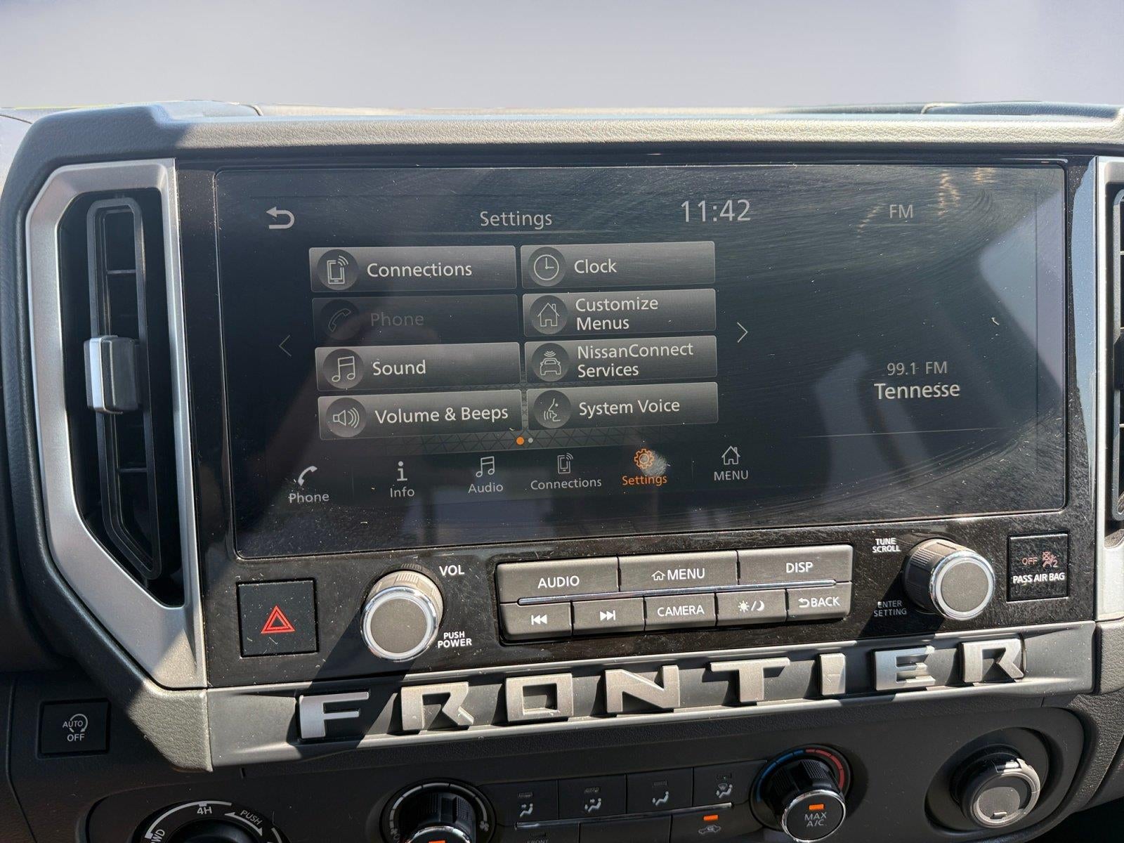 2025 Nissan Frontier SV
