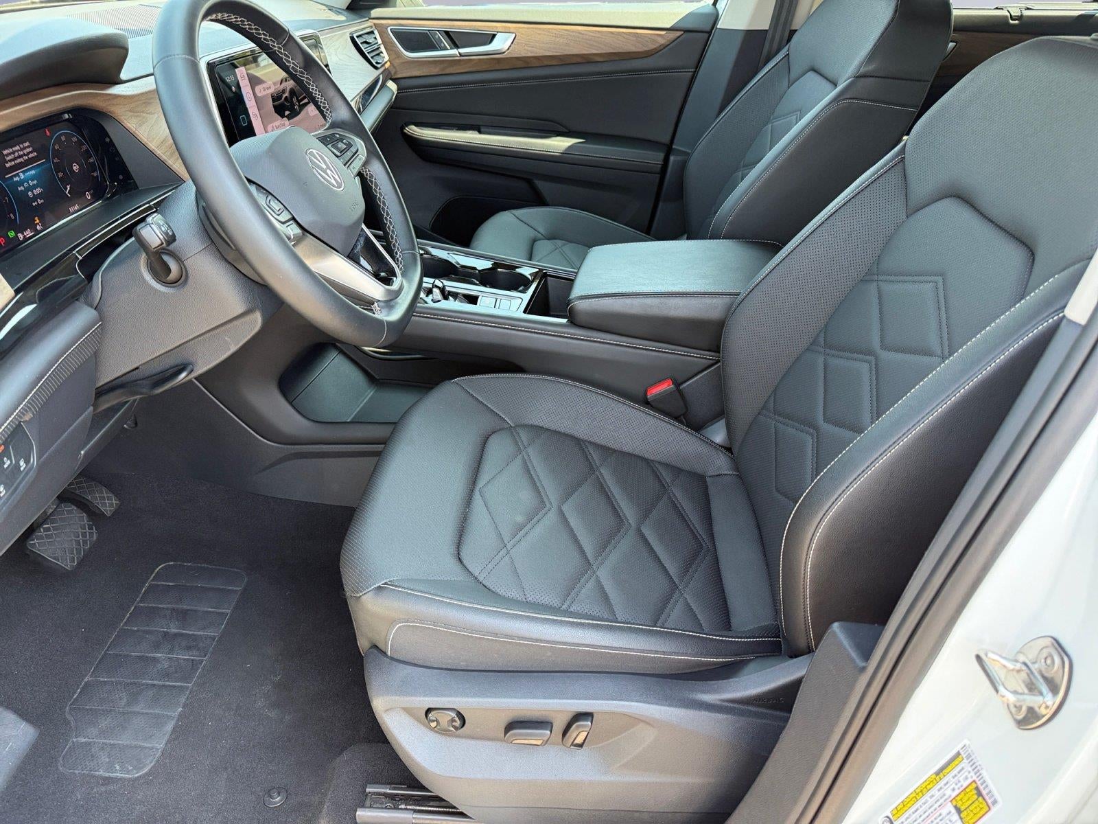 2025 Volkswagen Atlas 2.0T SE w/Technology