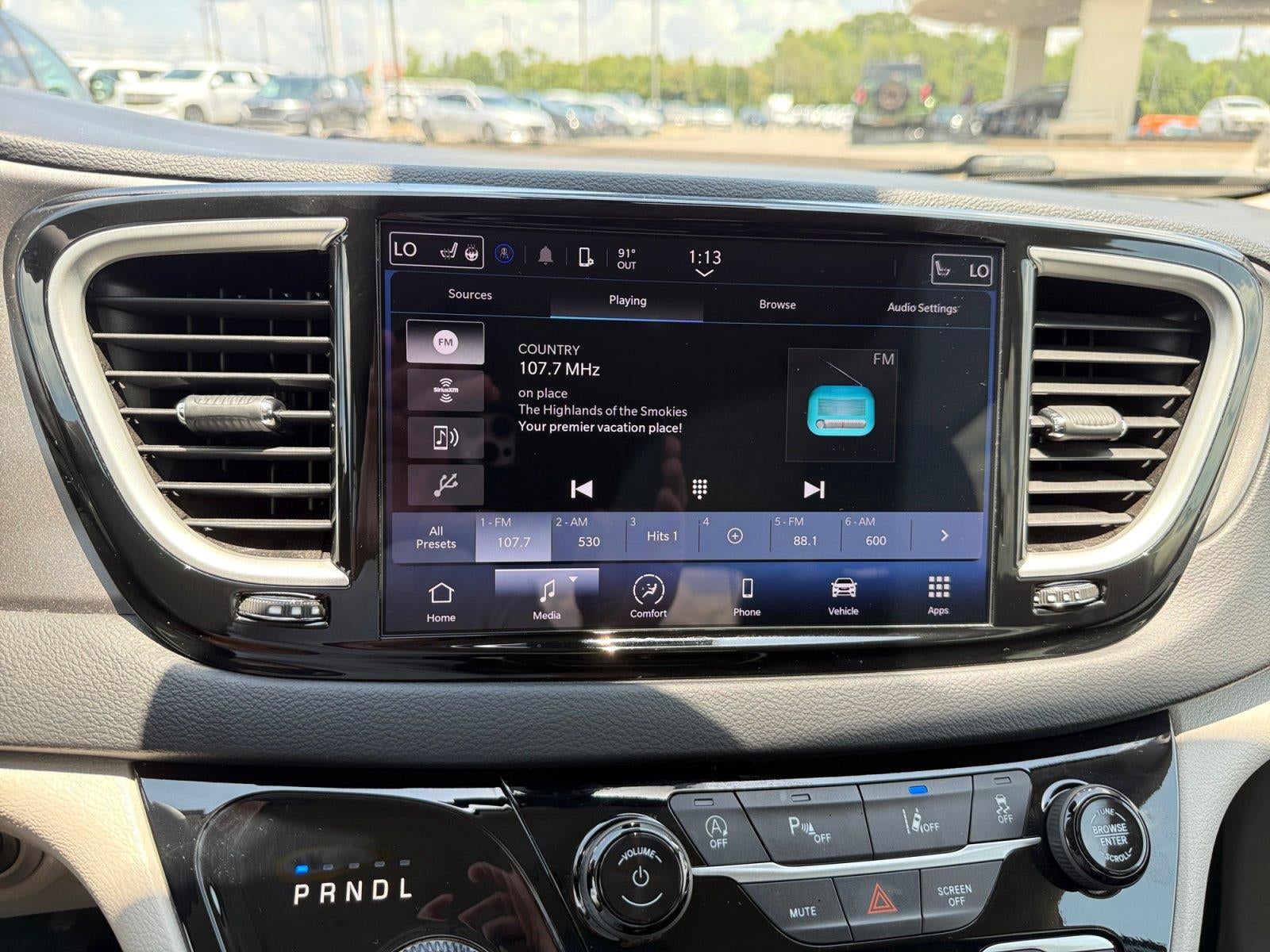 2023 Chrysler Pacifica Touring L