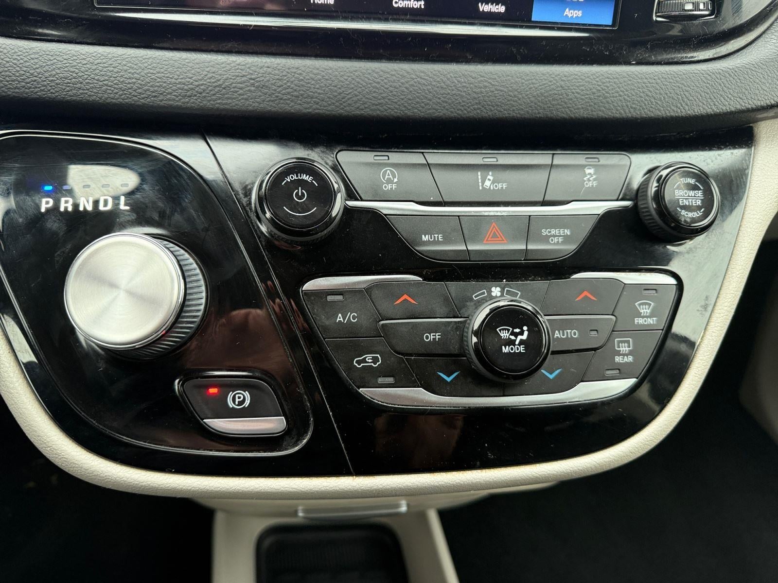 2022 Chrysler Pacifica Touring L