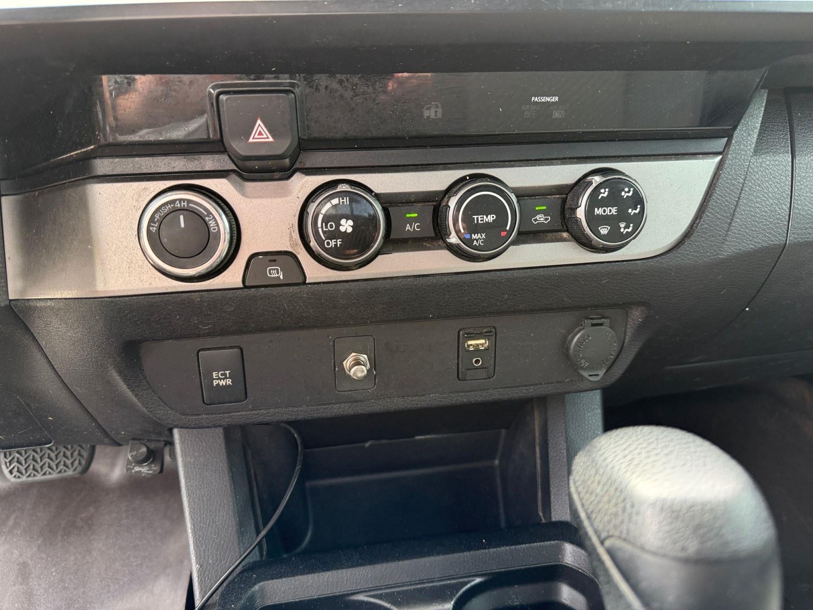 2017 Toyota Tacoma SR V6