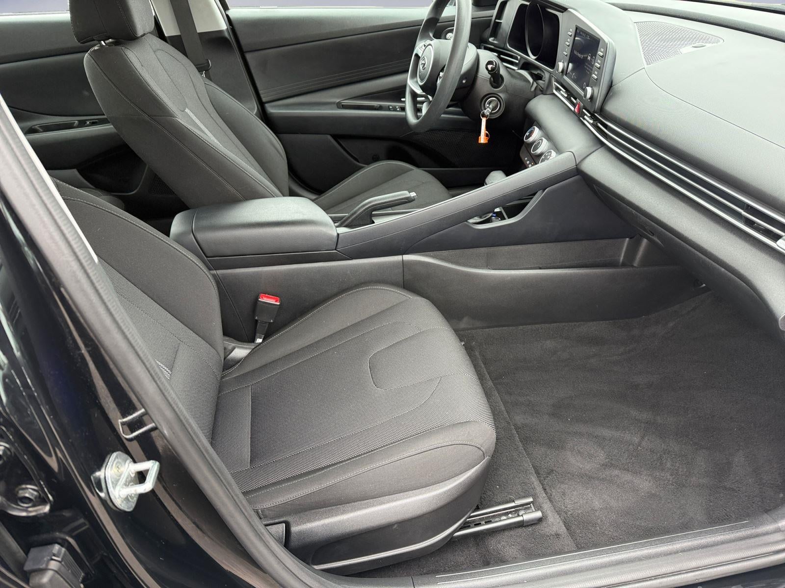 2021 Hyundai Elantra SE