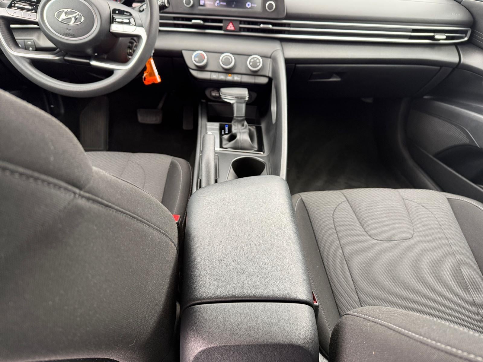 2021 Hyundai Elantra SE