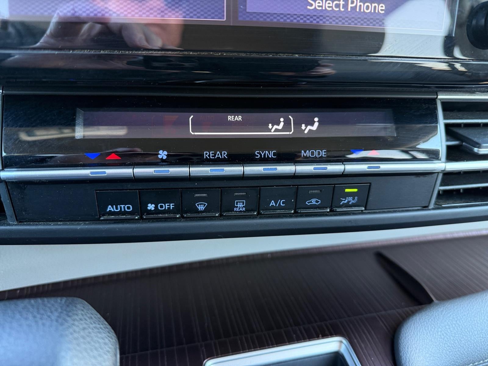 2024 Toyota Sienna LE