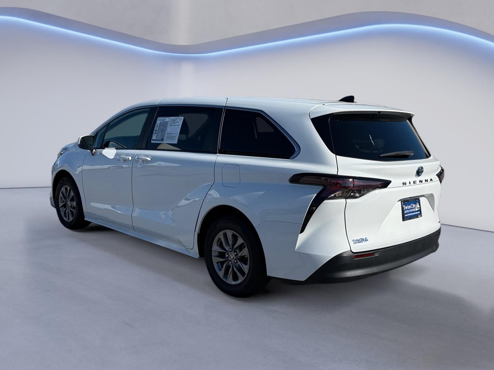 2024 Toyota Sienna LE