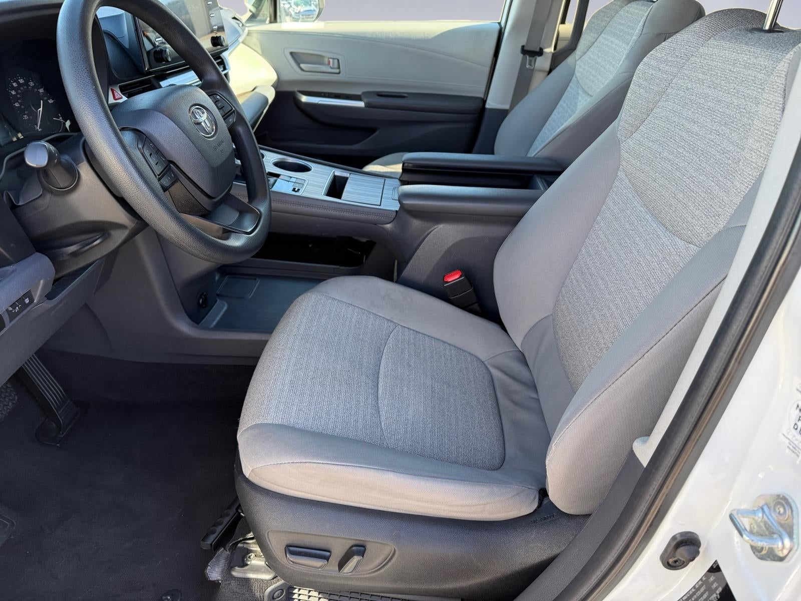 2024 Toyota Sienna LE