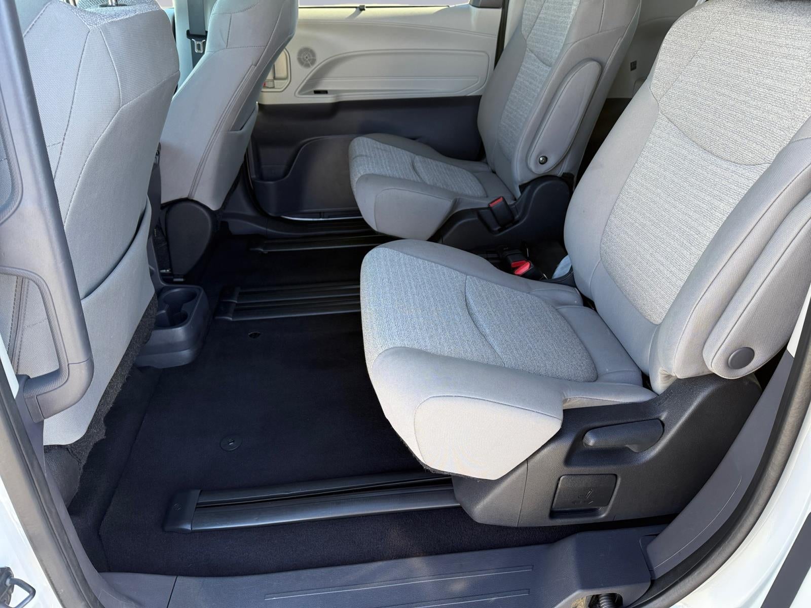 2024 Toyota Sienna LE