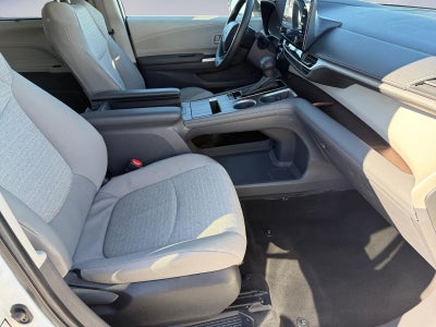 2024 Toyota Sienna LE