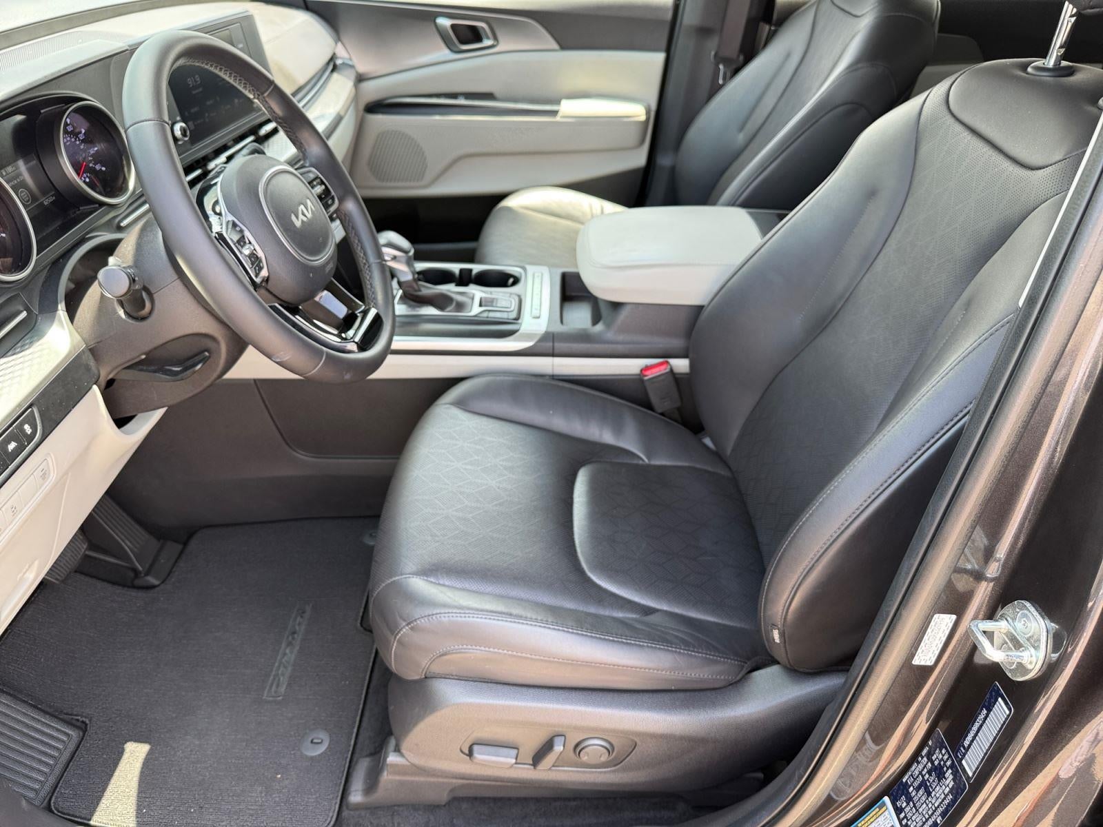 2024 Kia Carnival LX
