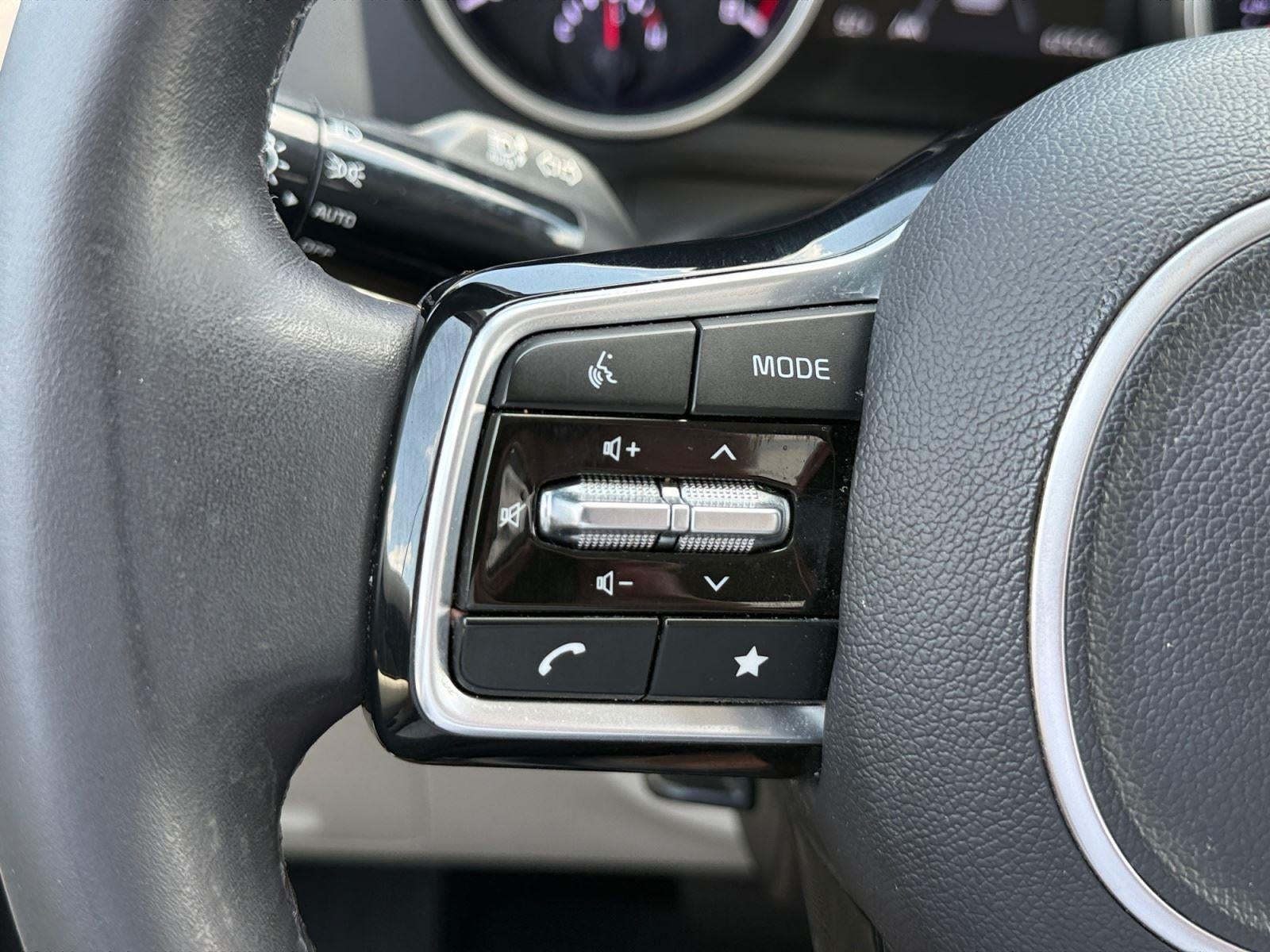 2024 Kia Carnival LX