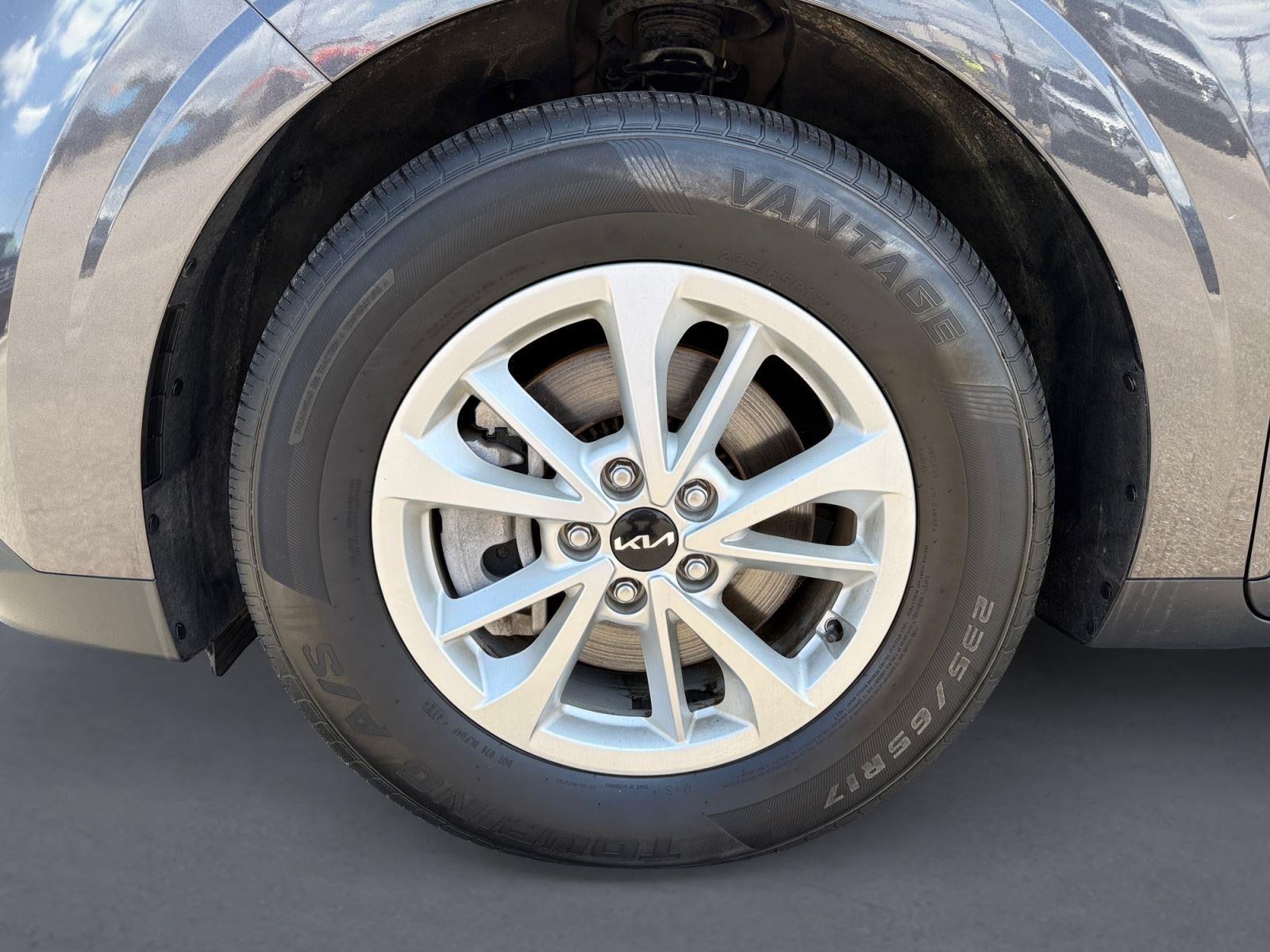 2024 Kia Carnival LX