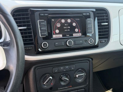 2014 Volkswagen Beetle 2.5L w/Sun/Sound/Nav